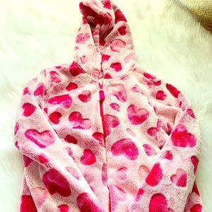 Girls fuzzy pink heart hoodie size 6💕